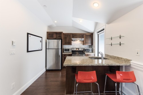 4698 11Th Avenue W, Vancouver, BC 