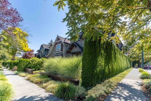 4698 11Th Avenue W, Vancouver, BC 