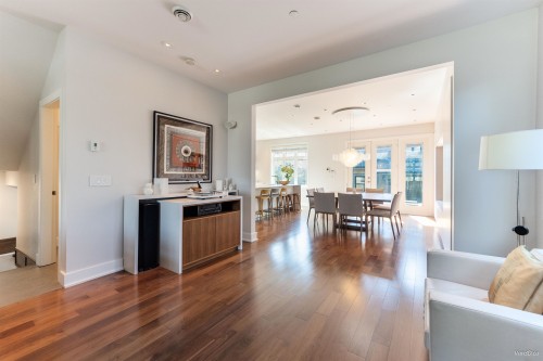 4698 11Th Avenue W, Vancouver, BC 