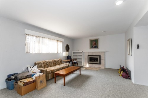 1728 Westover Road, North Vancouver, BC 