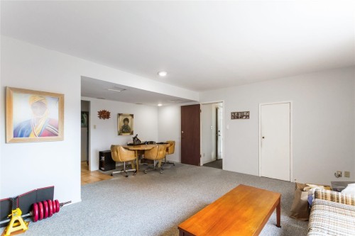 1728 Westover Road, North Vancouver, BC 