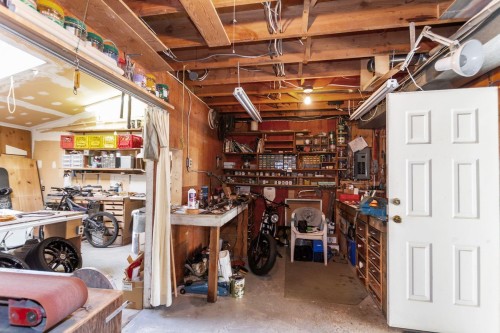 1728 Westover Road, North Vancouver, BC 