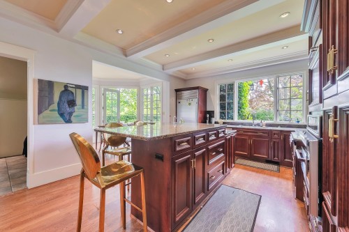 1850 Mathers Avenue, West Vancouver, BC 