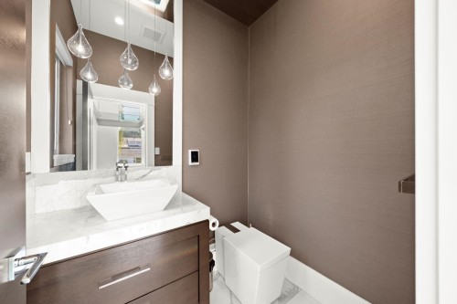 4623 4Th Avenue W, Vancouver, BC 