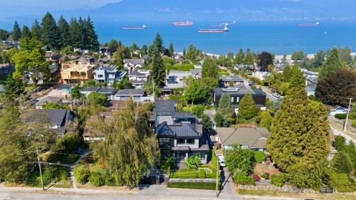 4623 4Th Avenue W, Vancouver, BC 