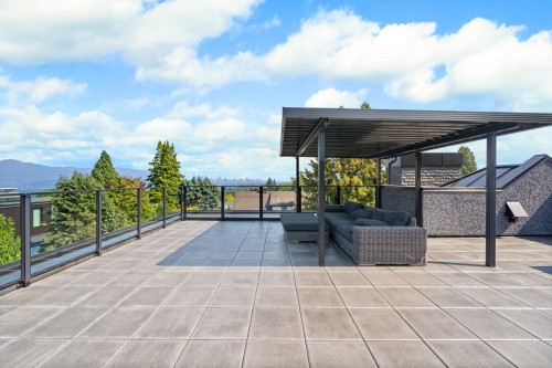 4623 4Th Avenue W, Vancouver, BC 