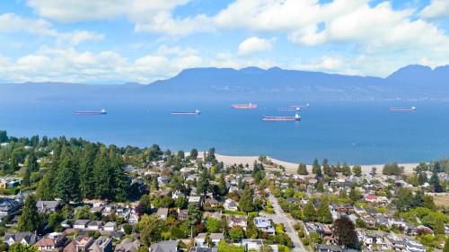 4623 4Th Avenue W, Vancouver, BC 