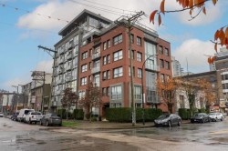 60X-919 Station Street  Vancouver, BC V6A 4L9