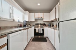 201-918 Roderick Avenue  Coquitlam, BC V3K 1R1