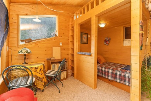 26 Brighton Beach, North Vancouver, BC 