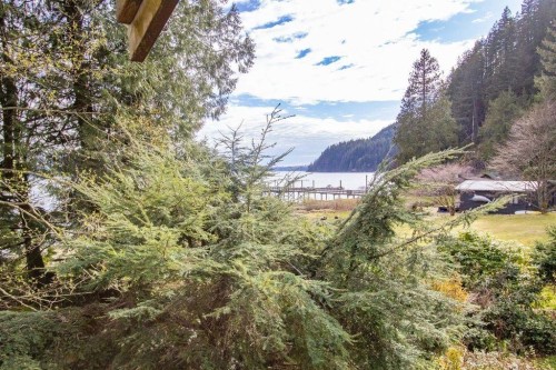 26 Brighton Beach, North Vancouver, BC 