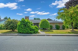 11420 Daniels Road  Richmond, BC V6X 1M8