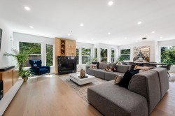 11-2425 Edgemont Boulevard  North Vancouver, BC V7P 2L2