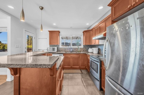 818 Seymour Drive, Coquitlam, BC 