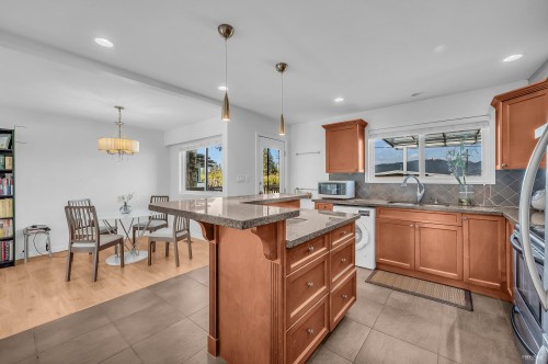 818 Seymour Drive, Coquitlam, BC 