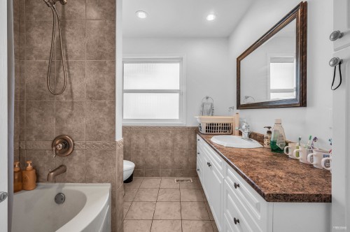 818 Seymour Drive, Coquitlam, BC 