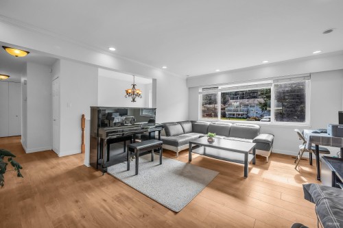 818 Seymour Drive, Coquitlam, BC 