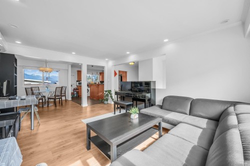 818 Seymour Drive, Coquitlam, BC 