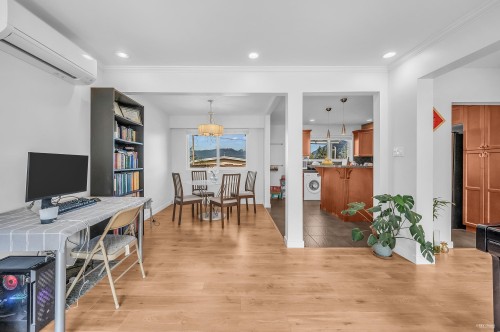 818 Seymour Drive, Coquitlam, BC 