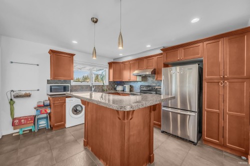 818 Seymour Drive, Coquitlam, BC 