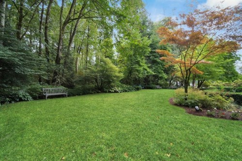 205-1327 Keith Road E, North Vancouver, BC 