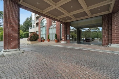 205-1327 Keith Road E, North Vancouver, BC 