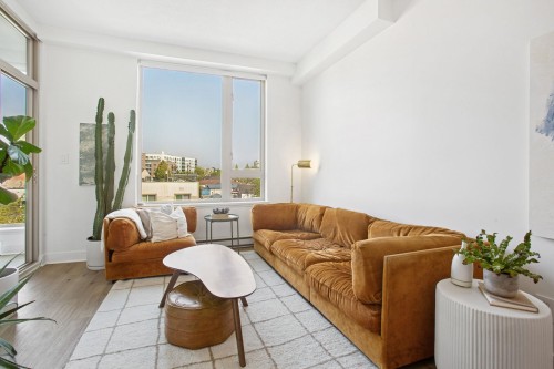 308-688 17th Avenue E Vancouver, BC V5V 0A8