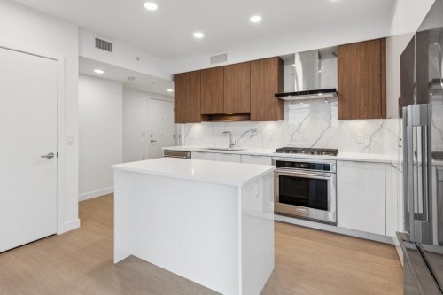 1808-7683 Park Crescent, Burnaby, BC 