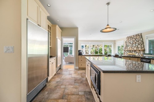 520 Hadden Drive, West Vancouver, BC 