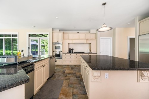 520 Hadden Drive, West Vancouver, BC 