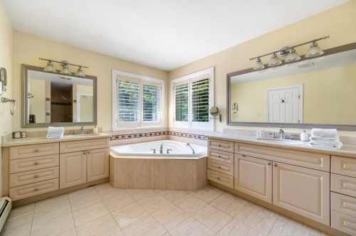 520 Hadden Drive, West Vancouver, BC 