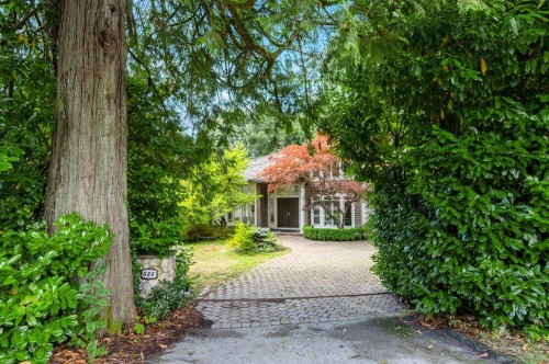 520 Hadden Drive, West Vancouver, BC 