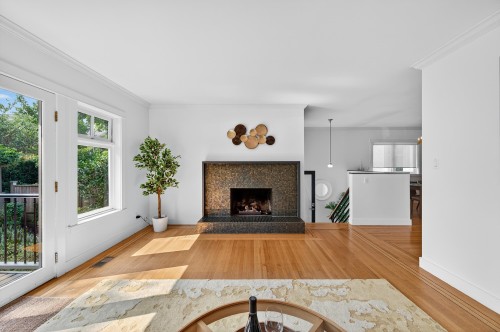 4427 7Th Avenue W, Vancouver, BC 