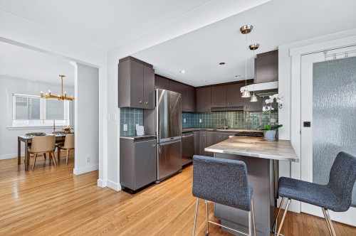 4427 7Th Avenue W, Vancouver, BC 