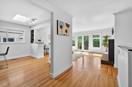 4427 7Th Avenue W, Vancouver, BC 