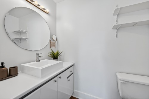 4427 7Th Avenue W, Vancouver, BC 