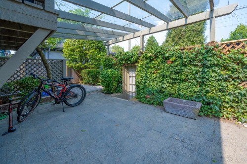 4427 7Th Avenue W, Vancouver, BC 