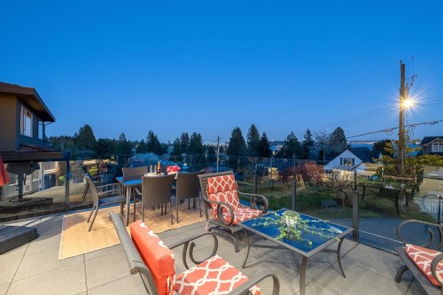 2567 Lawson Avenue, West Vancouver, BC 