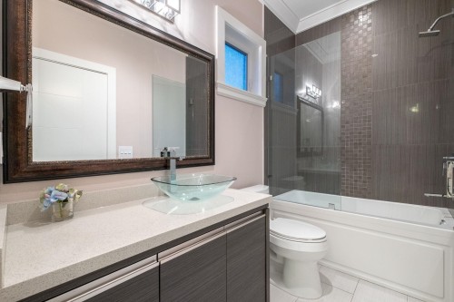 2567 Lawson Avenue, West Vancouver, BC 