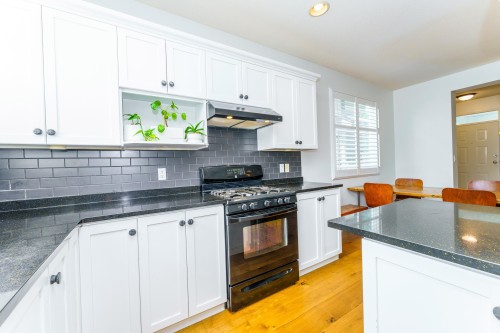 24254 103 Avenue, Maple Ridge, BC 