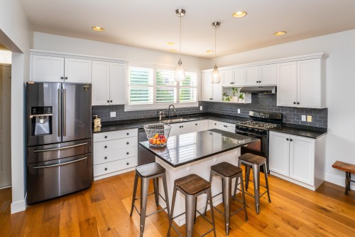 24254 103 Avenue, Maple Ridge, BC 