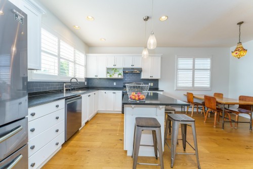 24254 103 Avenue, Maple Ridge, BC 