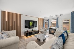 17-12188 Harris Road  Pitt Meadows, BC V3Y 2N3