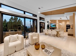 2423 Mathers Avenue  West Vancouver, BC V7V 2H9