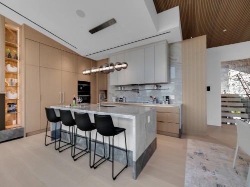 2423 Mathers Avenue, West Vancouver, BC 