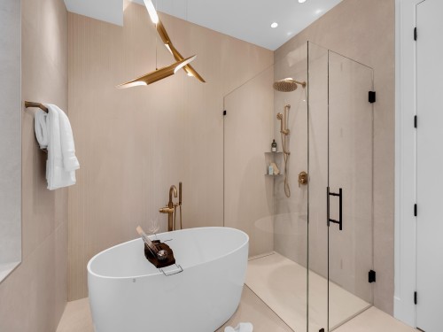 2423 Mathers Avenue, West Vancouver, BC 