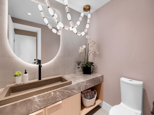 2423 Mathers Avenue, West Vancouver, BC 