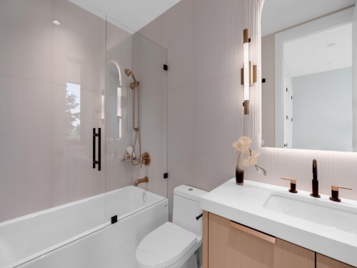 2423 Mathers Avenue, West Vancouver, BC 