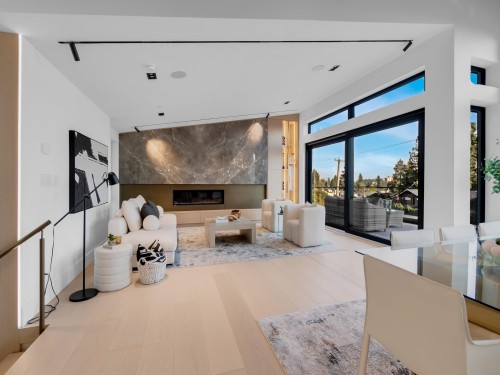 2423 Mathers Avenue, West Vancouver, BC 