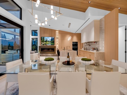 2423 Mathers Avenue, West Vancouver, BC 